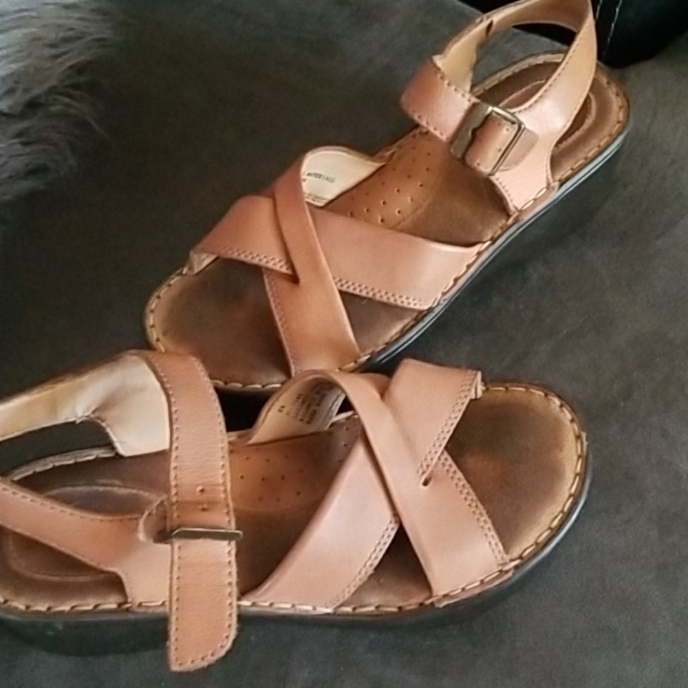 Camel(color)leather sandals
